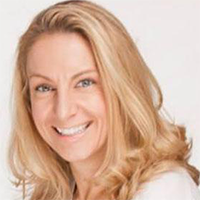 Amanda Parsons Headshot