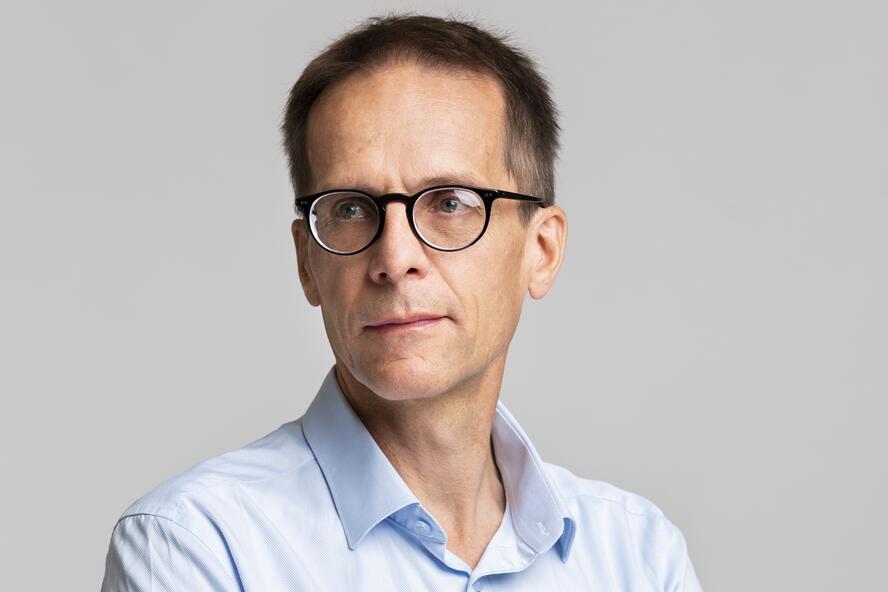 Photo Image of Miklos Sarvary