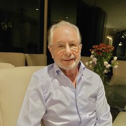 Photo of N. Robert (Bob) Hammer, Founder of Hammer Ventures
