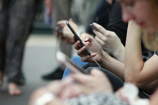 Scrolling on phones