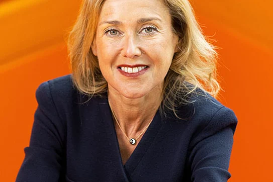 Julia Goldin headshot